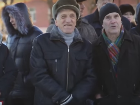В Нижнем Тагиле работники "Уралвагонзавода" протестуют против массовых увольнений. Видео