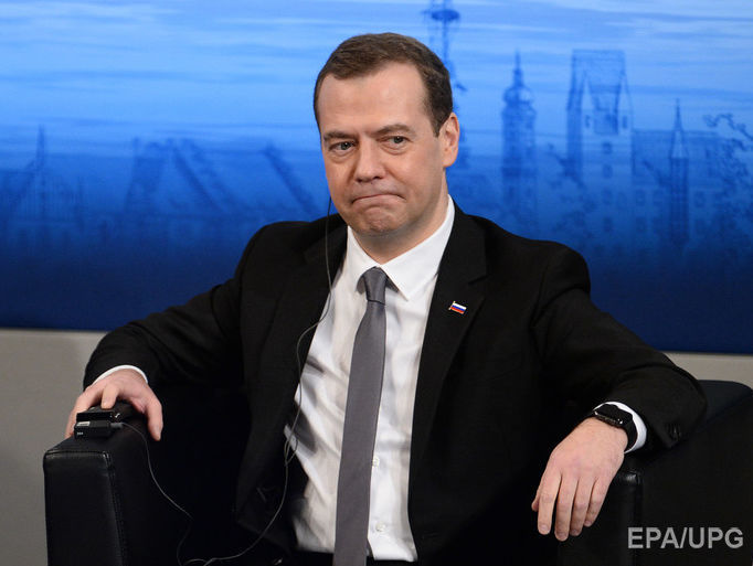 Медведев: Насколько я знаю, на Украине какие-то сумасшедшие пытаются останавливать наши большегрузные машины