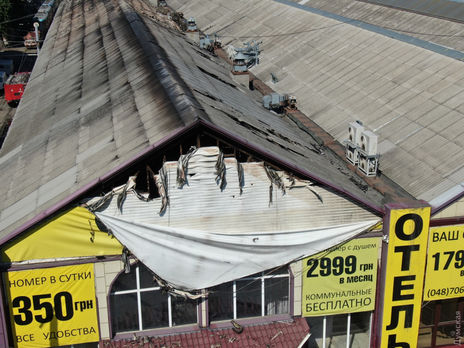 ﻿Пожежа в Одесі. Зеленський повідомив, що четверо постояльців готелю перебувають у критичному стані