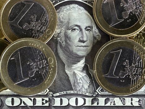 Нацбанк опустил курс гривны к доллару на 67 копеек – до 26,81 грн/$