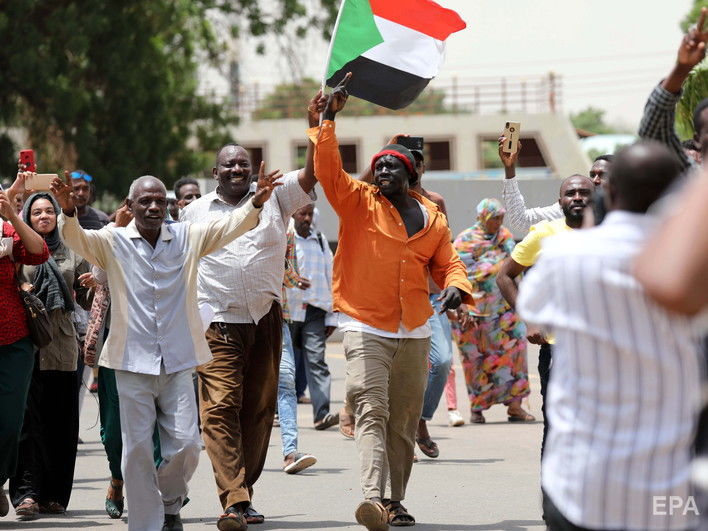 Три года переходного периода. В Судане военные и активисты подписали соглашение о плавной передаче власти