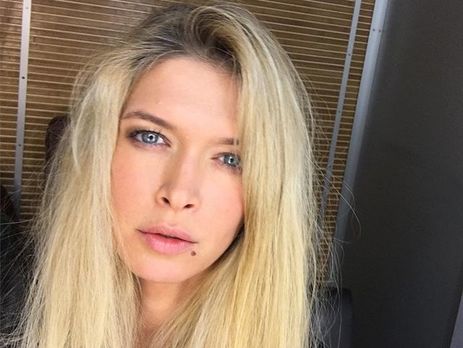 Брежнева украсила обложку журнала Glamour