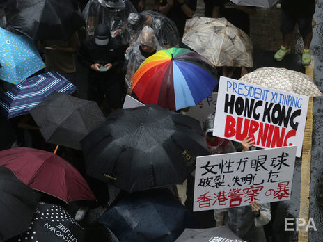 На антиправительственную акцию протеста в Гонконге вышли более полутора миллиона человек. Фоторепортаж