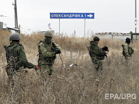 Россия продолжает вооружать боевиков на Донбассе