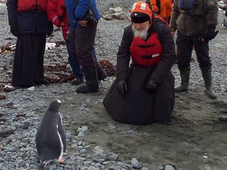 Патриарх Кирилл пообщался с пингвинами в Антарктиде. Фоторепортаж