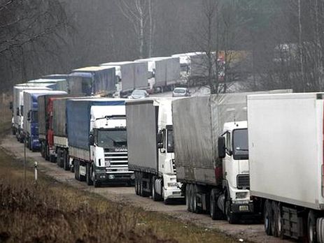 Украина и Россия возвращают друг другу заблокированные грузовики
