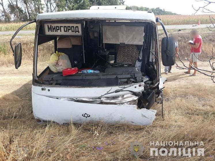 В Черкасской области в ДТП с участием маршрутки погибли три человека, еще девять пострадали – полиция