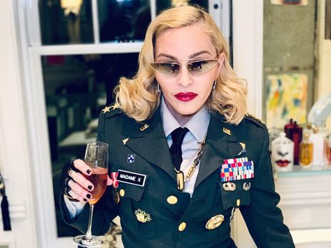 Мадонна по случаю своего дня рождения в танце оторвалась вместе с приемными детьми