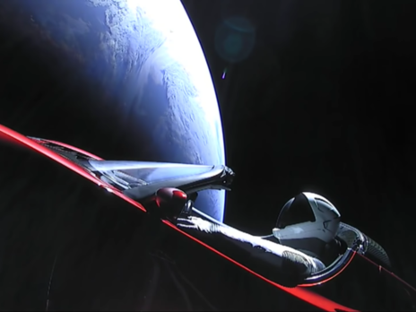﻿Tesla, запущена в космос у 2018 році, здійснила перший оберт навколо Сонця