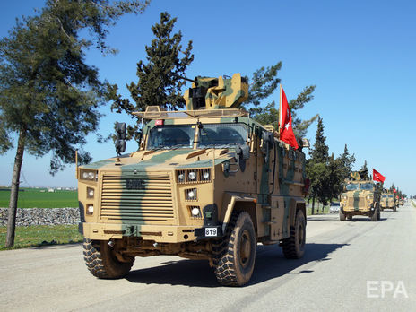 ﻿Туреччина звинуватила Росію в авіаударі по військовому конвою в Сирії. У Дамаску заявили, що Туреччина підтримує терористів