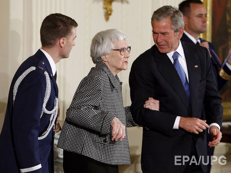 Скончалась писательница Харпер Ли