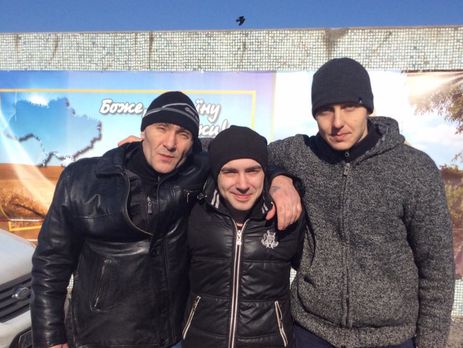 Украина вернула домой троих солдат в обмен на шестерых представителей "ДНР"