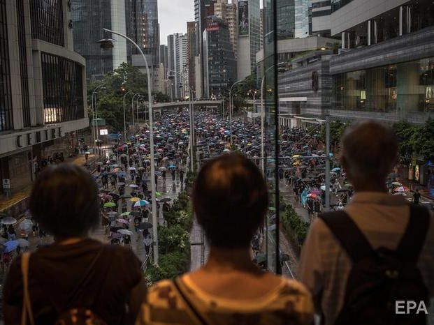 Агентство Xinhua подозревают в покупке рекламы в Twitter и Facebook для дискредитации акций протеста в Гонконге