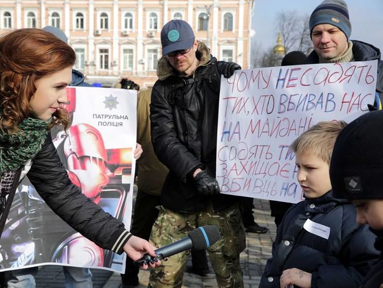Аваков: На митинг в поддержку полиции пришло больше людей, чем на очередной так называемый Майдан-3