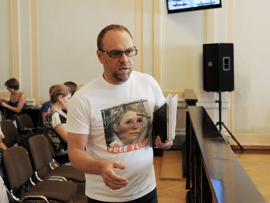 Суд вернул депутатский мандат Сергею Власенко