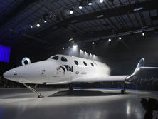 Virgin представила новый туристический космический корабль. Видео