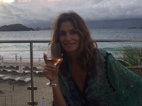 Кроуфорд опубликовала первый снимок после празднования 50-летия