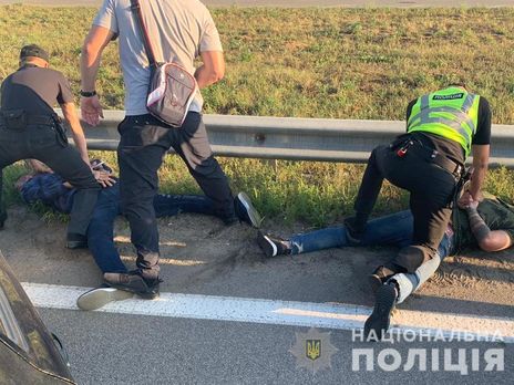 ﻿У Київській області за підозрою в розбої затримали трьох уродженців Грузії. За даними ЗМІ, двом із них Зеленський у червні дав українське громадянство