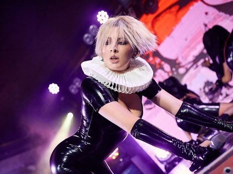 Maruv обнародовала фотосессию с тростью