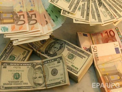 Нацбанк опустил курс гривны к доллару до 27,01 грн/$