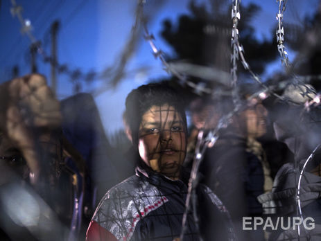 В Греции скопились тысячи мигрантов из-за закрытия границы Македонией