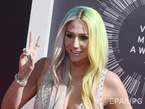 Певицу Kesha обвинили в клевете