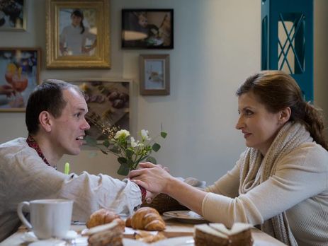 Марина Порошенко встретилась с переселенцем с ДЦП, которого выставили из львовского ресторана. Фоторепортаж