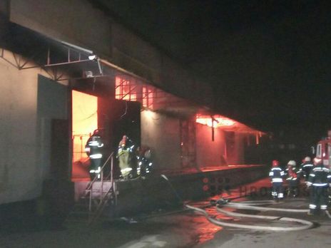 В Полтаве горит склад 