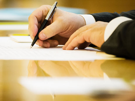 Порошенко уволил судью Калиниченко за неправомерные решения против участников Революции достоинства