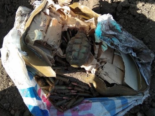 ﻿У Луганській області в покинутій школі виявили схованку з боєприпасами, які числилися як загублені