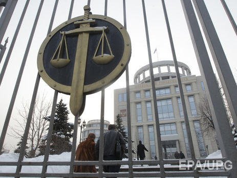 В России Конституционный суд разрешил женщинам суд присяжных