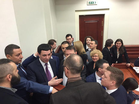 Депутаты заблокировали президиум и ведут переговоры с секретарем Киевсовета