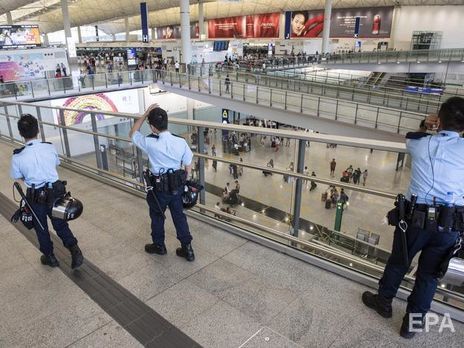 В Гонконге суд продлил запрет на акции протеста в аэропорту