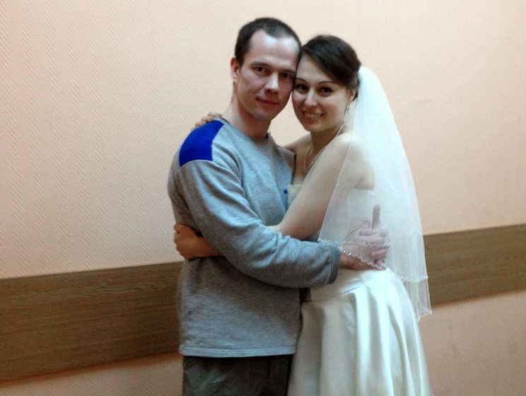 Находящийся в СИЗО российский активист Дадин женился на журналистке Зотовой