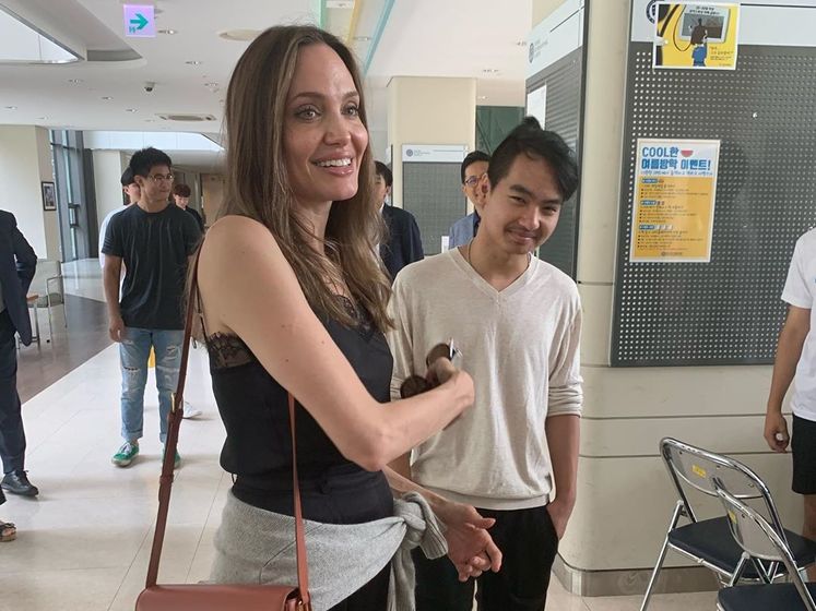 Джоли отправила сына Мэддокса учиться в Южную Корею