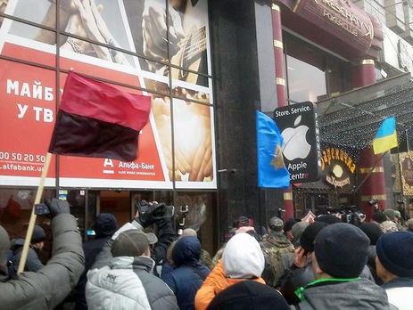 Свидетелями по делу о погромах в Киеве выступили полицейские, сообщил нардеп Игорь Луценко