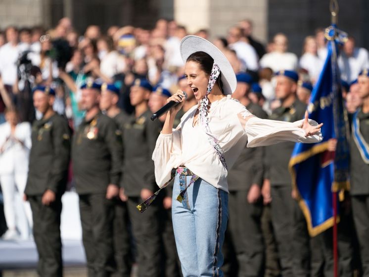 "Ще не вмерла України…" На Ході гідності заспівали й зіграли відомі виконавці та оркестри. Відео