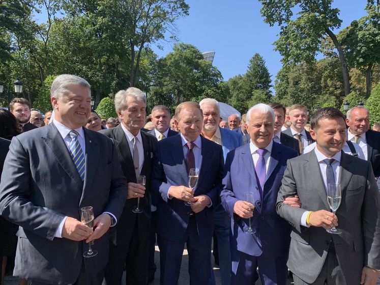Порошенко пришел на торжественный прием Зеленского по случаю Дня Независимости Украины