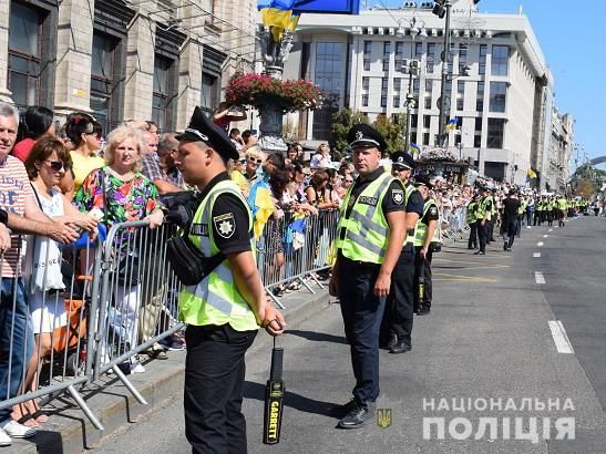 ﻿Під час заходів до Дня Незалежності в Києві поліція затримала трьох осіб – Крищенко