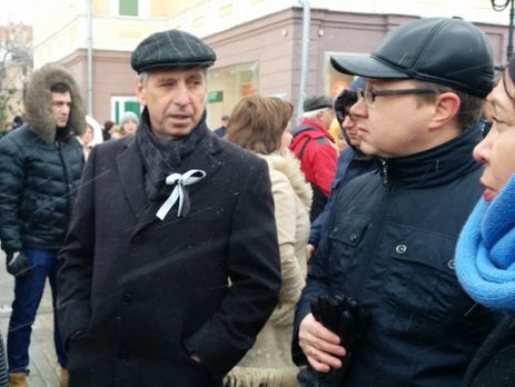 Мэр Нижнего Новгорода Карнилин прошел внутри колонны вместе с другими участниками шествия памяти Немцова