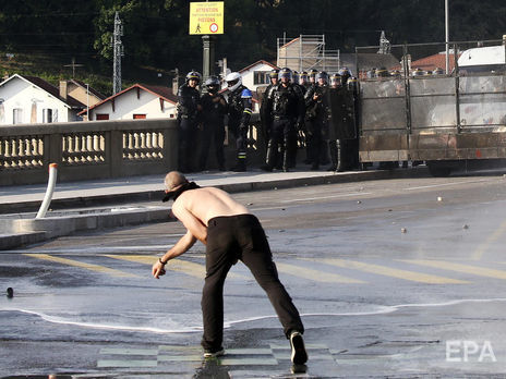 ﻿Французька поліція розігнала демонстрацію супротивників саміту 