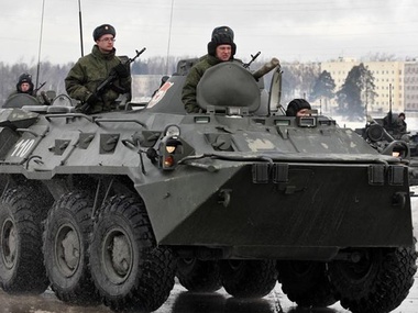 СМИ: Под Харьковом видели бронетранспортеры и автобусы с российским спецназом