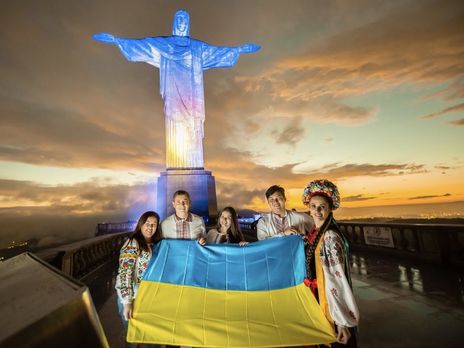 ﻿У Бразилії статую Христа Спасителя підсвітили кольорами українського прапора