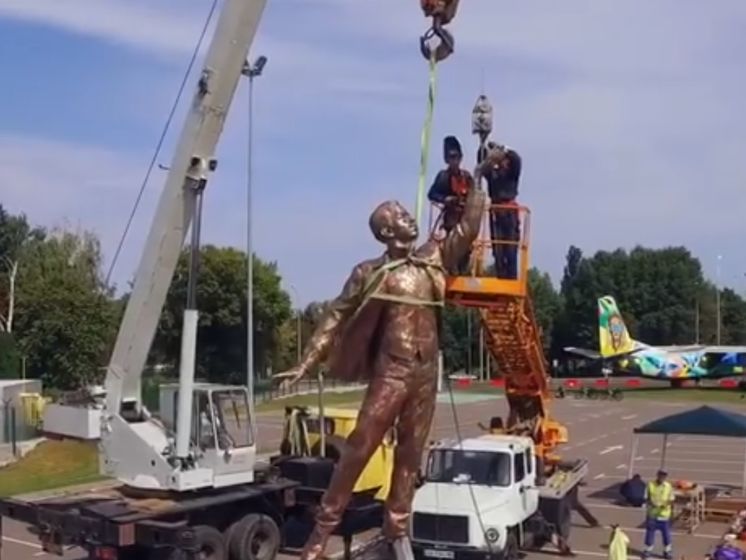 ﻿Кличко: Пам'ятник Сікорському в Києві відкриють за кілька днів