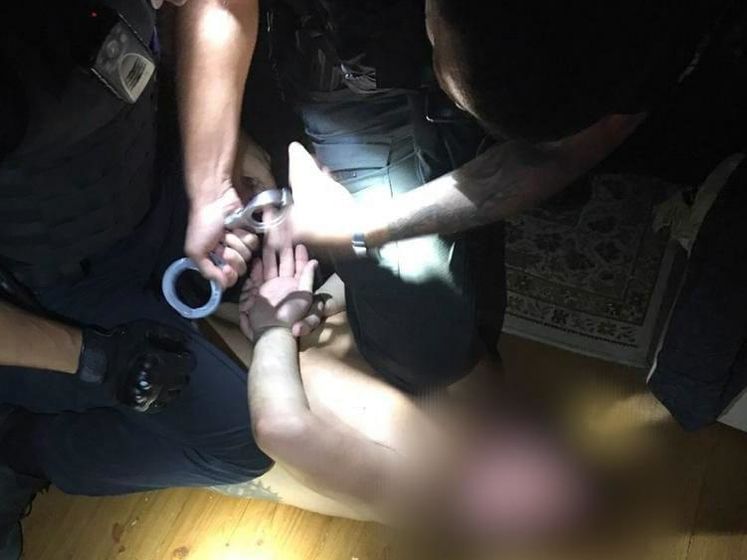 В Днепре при задержании грабителя получил ранение замначальника отделения полиции