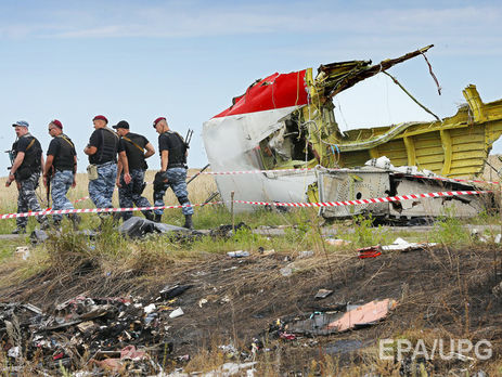 Боевики "ДНР" на месте гибели Boeing