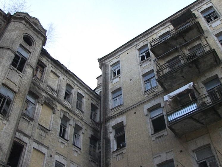 "Киевгенплан" предлагает отселить жителей более 100 аварийных домов