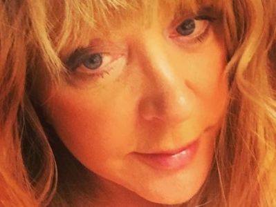 Пугачева вышла на сцену в облегающих брюках. Фото