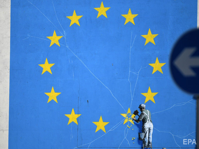 ﻿У Британії зафарбували графіті художника Бенксі, присвячене Brexit