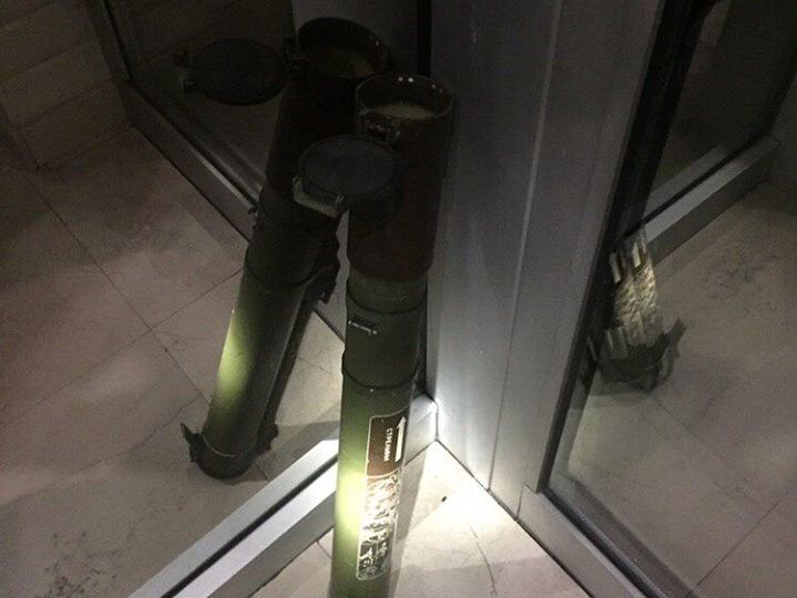 Во Львове возле одного из отелей нашли гранатомет с боевым зарядом